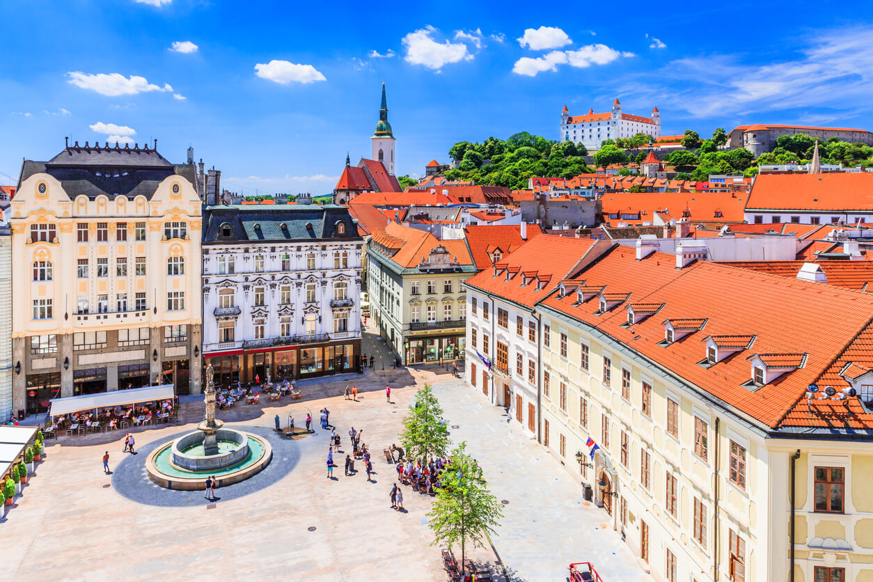 Bratislava Em Novembro 2024 Clima Tempo E Temperatura Em Novembro